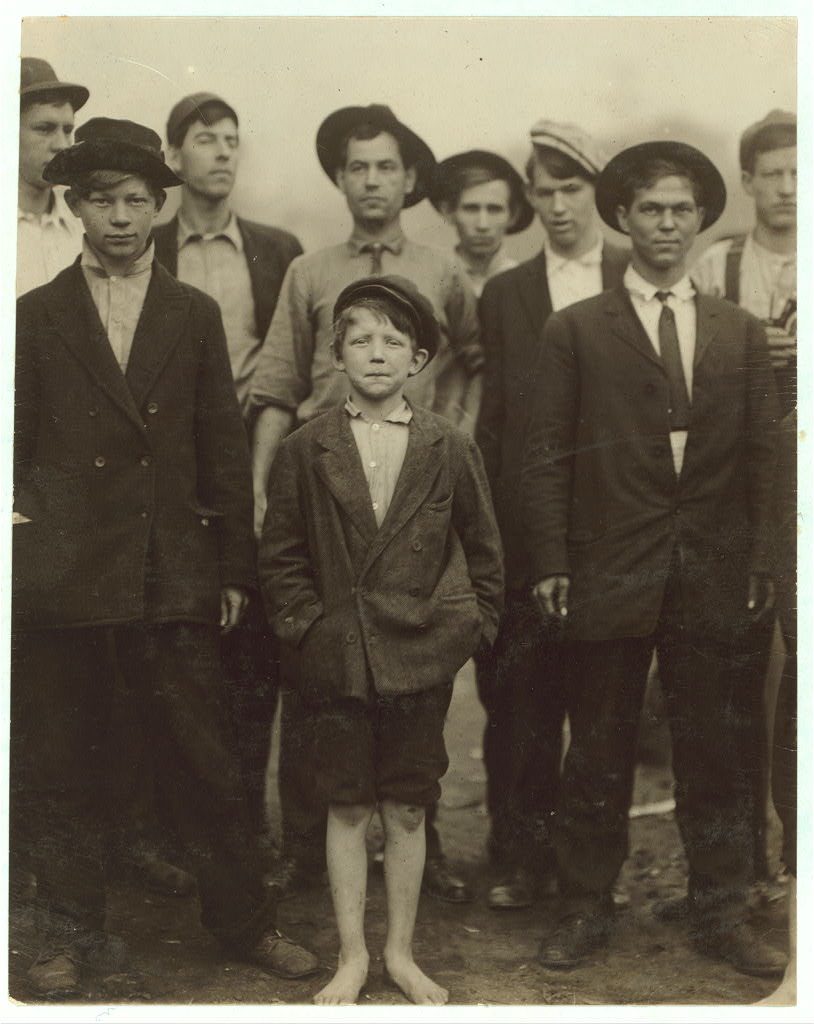 Workers at the Rome Hosiery Mill in April 1913, a generation before Arthur and Maude worked in the trade